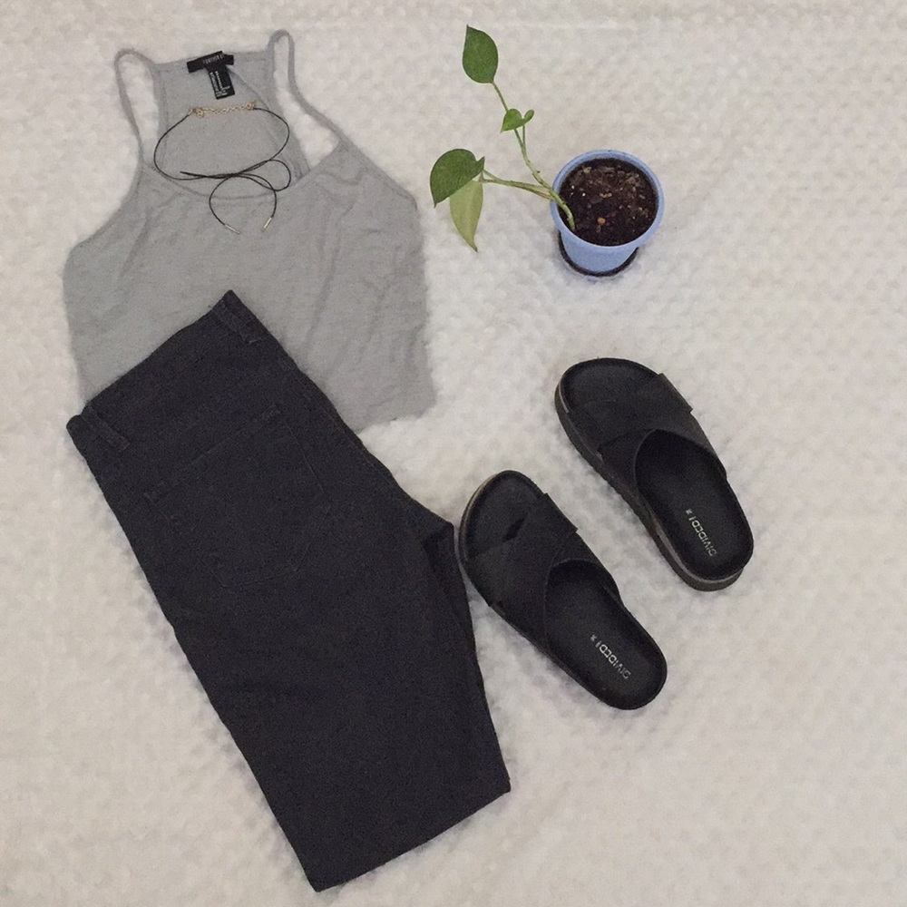 🖤Forever 21 dark gray skinny jeans🖤